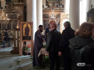 Пловдивчани препълниха църквите навръх Цветница