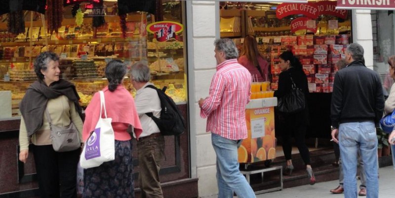 Българи масово пазаруват от чужбина за трапезата по Великден