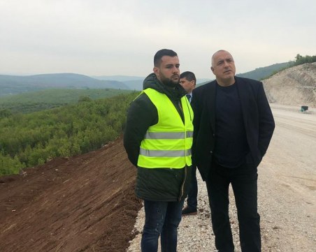 Борисов в действие, инспектира 