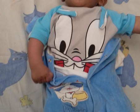 Изоставиха бебе на паркинг в Пловдив! Издирват майката