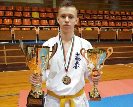 Каратистите на Тракия със злато и два сребърни медала от турнира 