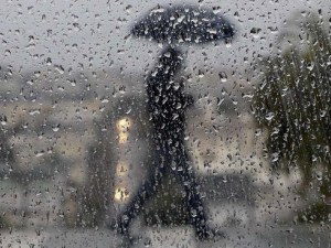 Времето във вторник – облачно и дъждовно, но с градуси до 20
