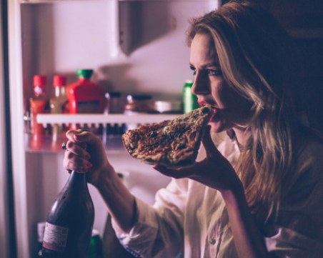 10 причини яденето късно да е вредно за здравето