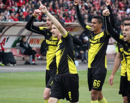 Неделев: Не знам как вкарахме, стискаме палци на Чико