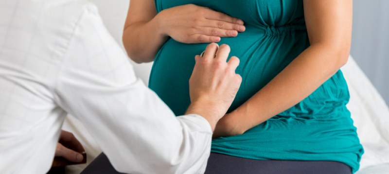 Бременна 18-годишна жена претараши лекар в Спешен кабинет в Казанлък