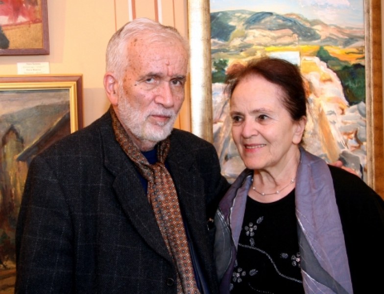 Задигнаха 12 картини на съпругата на Любомир Левчев