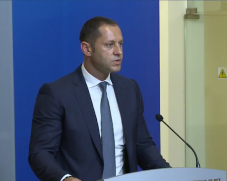 Манолев с обвинения за 