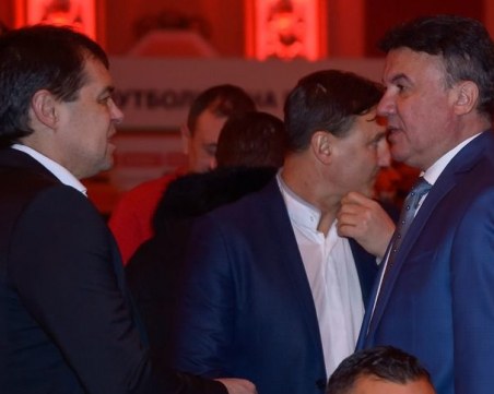 От БФС отричат: Няма оставка на Хубчев