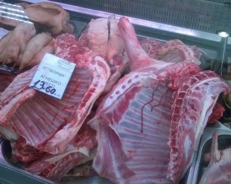 Синьо-червените татуси по агнешкото объркаха купувачите. Спряха ли измамите?