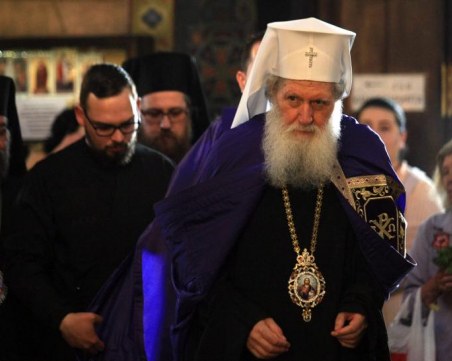 Патриарх Неофит оглави вечерната служба на Разпети петък