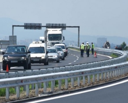 Ударна полицейска смяна днес: Екипи на МВР ще проверяват по магистралите и по пътя към Гърция