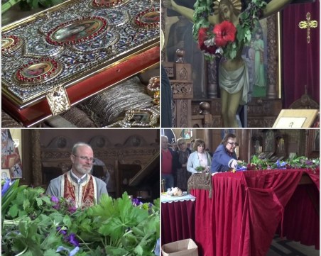 В най-тъжния ден от Страстната седмица пловдивчани се преклониха дълбоко пред 