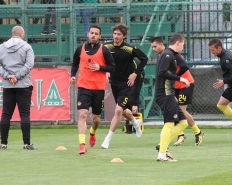 Ботев с три промени за мача с ЦСКА