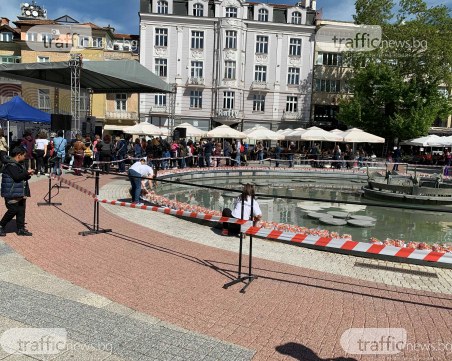 Празнично е настроението в центъра на Пловдив