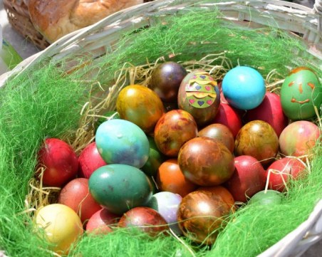 Как родните звезди отпразнуваха Великден