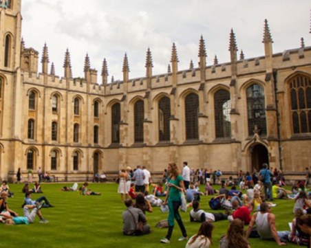 Повишават цените на обучение в британски университети след Brexit