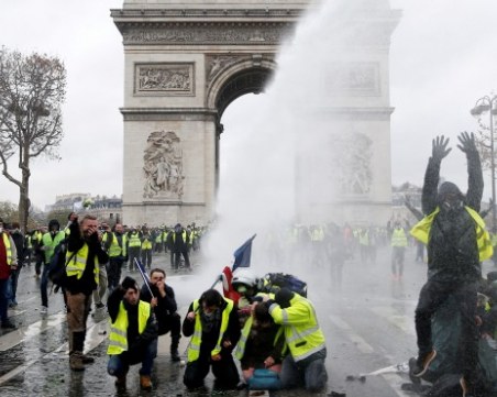 17 млрд. евро ще струват на Франция протестите на 