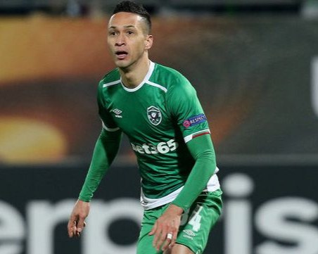 Наказаха звезда на Лудогорец за изритана бутилка