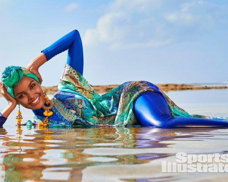 Облечените жени също са красиви! Първата жена с буркини – на корицата на мъжко списание