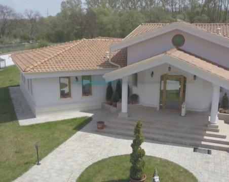 Палати вдигнати с евросредства – уж къща за гости, уж за нощувки, но..