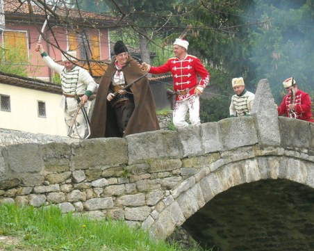 Заря гърми в Копривщица! Честваме 143 години от Априлското въстание