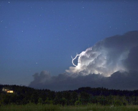 Четвъртъкът – облачен, дъждовен и гръмовен, градусите стигат 23