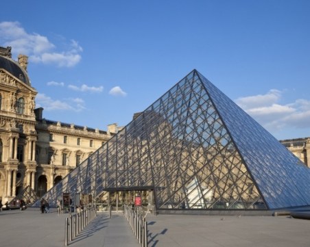 Как двама късметлии вечеряха и нощуваха в Лувъра?