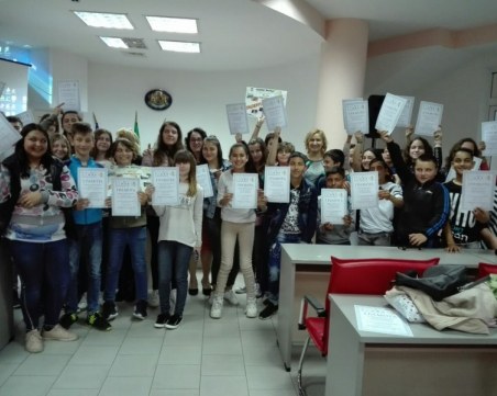 Деца от Рогош и Царацово спечелиха екскурзия заради победа в състезание за народните будители