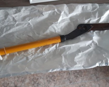 Лекари спасиха 7-годишно дете със забита в главата 70-сантиметрова ножица