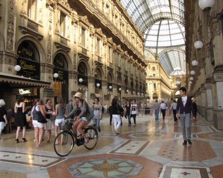 Плануват да затворят всички магазини в Италия всяка неделя