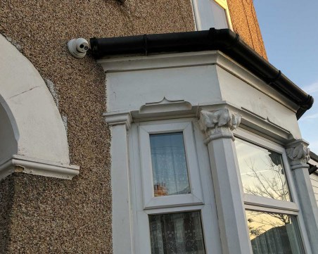 Война за видеонаблюдение! Частна къща с 16 камери - ударена от съсед