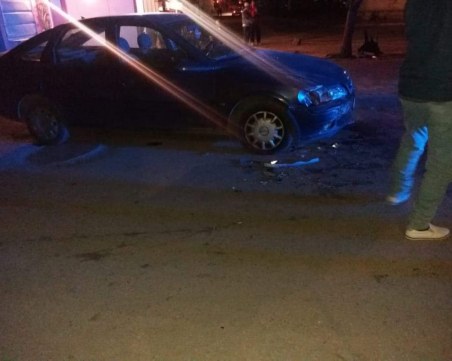 Кола блъсна охранител пред училище в Пловдив, шофьорът избяга