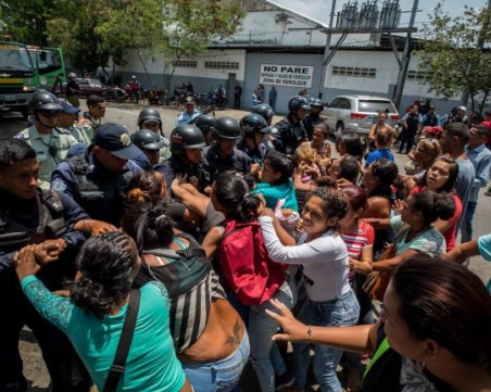 Още жертви на размириците във Венецуела! Сред загиналите са и двама ученика