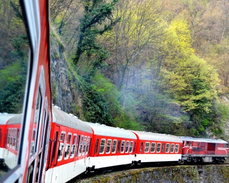 Теснолинейката със 120 допълнителни места заради празника на Якоруда