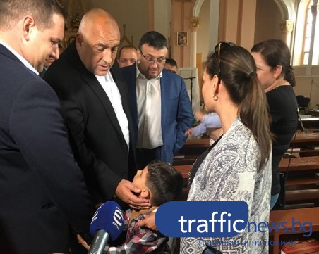 Синът на кмета на Раковски кани Борисов на гости, той го пита дали имат асансьор