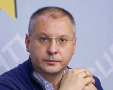 Станишев се хваща на Гергьовско хоро навръх рождения си ден в Лондон