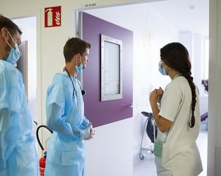 Задължават младите лекари специализанти да работят 3 г. у нас, иначе връщат пари