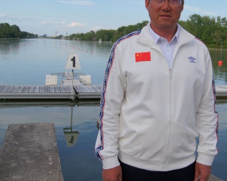 Близо 100 китайци гребат по 40 километра на ден в Пловдив