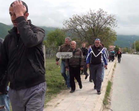 Гняв и протест в карловското Кърнаре след погром от роми ВИДЕО