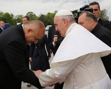 Папата подари медал с лика на Майка Тереза на премиера Борисов