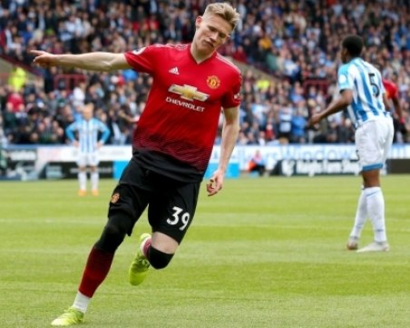 Юнайтед пропиля и последния си шанс за Шампионската лига ВИДЕО