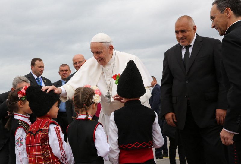 Папа Франциск кацна на българска земя