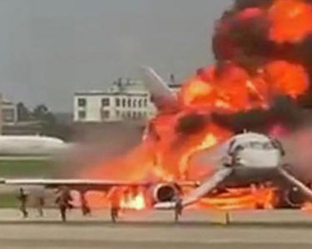 Няма данни за загинали българи в самолета факла в Русия