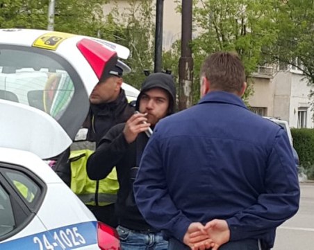 20-годишен с мерцедес блъснал децата, две са паднали в реката