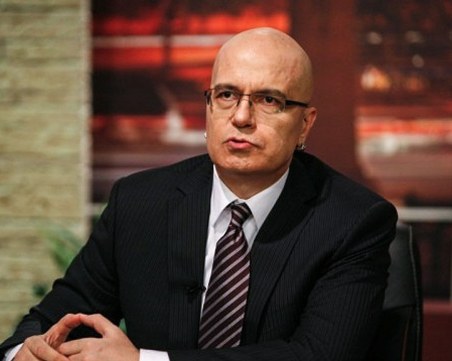 От bTV уговарят Слави да не спира шоуто, във Фейсбук чакат партията му