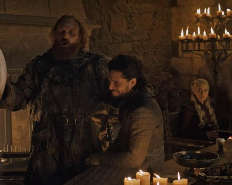 Хипстърията срещна Средновековието: Чаша на Starbucks се появи в 