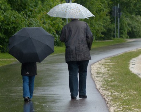 Студът отстъпва на слънцето. Още в четвъртък – нова порция дъжд