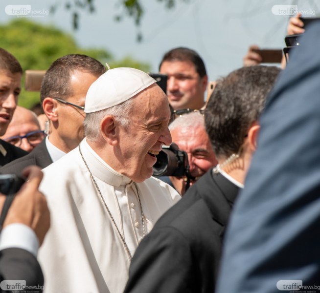 Кой се страхува от папата? Миротворец или предвестник на Сатаната е Франциск?