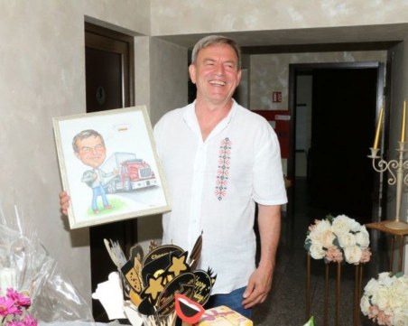 Пенчо от Чикаго дари 10 000 лева на болницата в Сливен