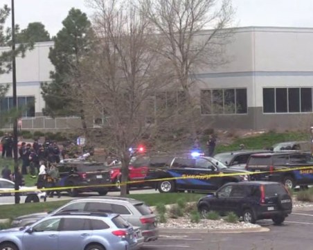 Стрелба в училище, евакуират жители на Денвър